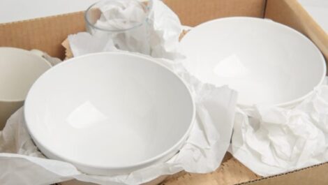 Dishes wrapped up in a box